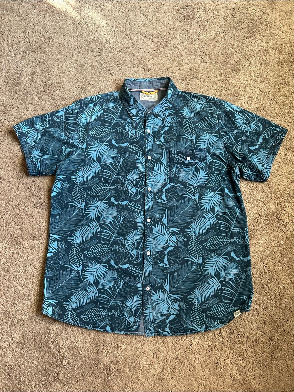 Free Planet Men's Short-Sleeve Tropical Print Shirt in Teal and Blue Size XL